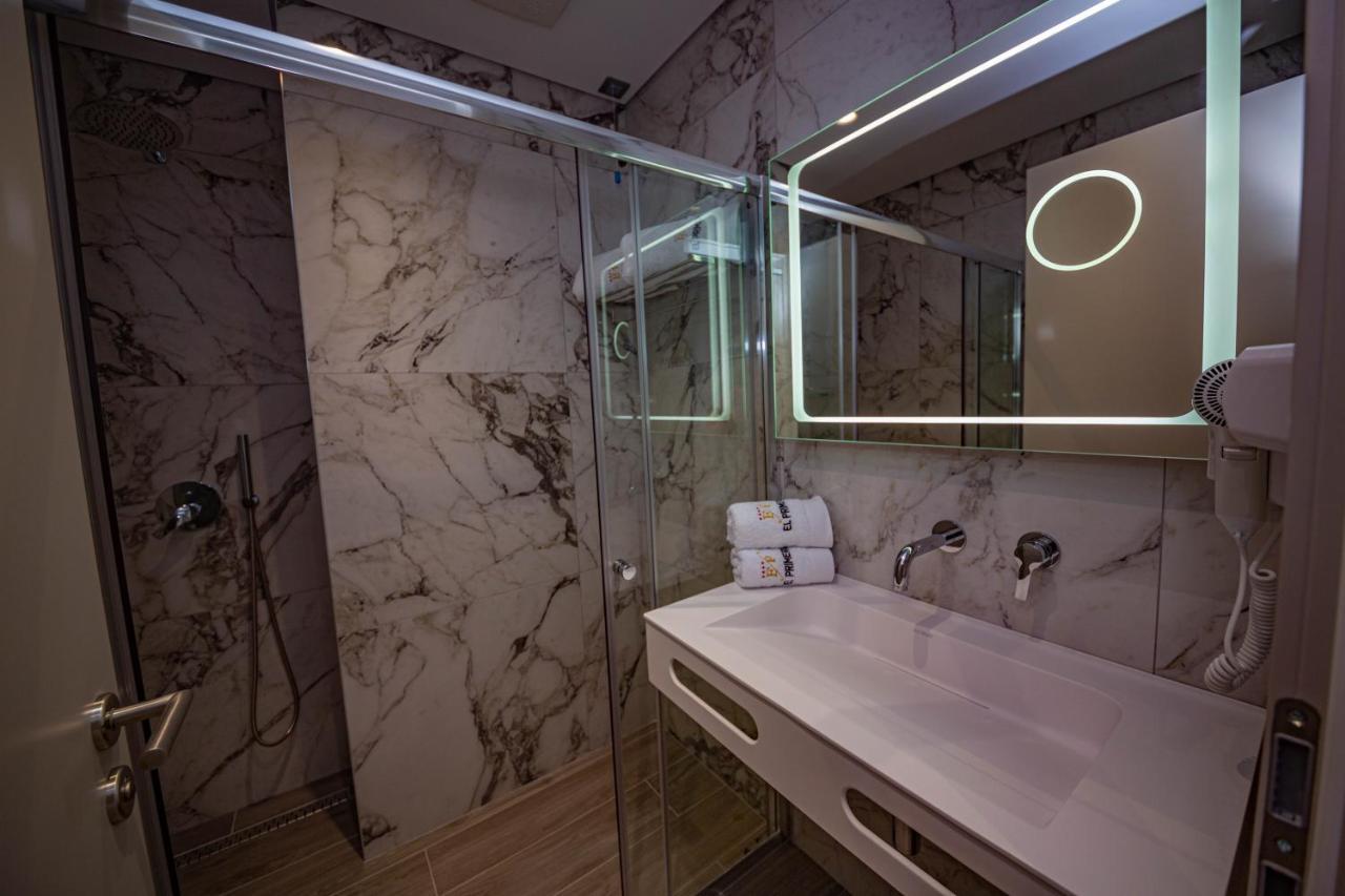El Primero Hotel Саранде Екстериор снимка